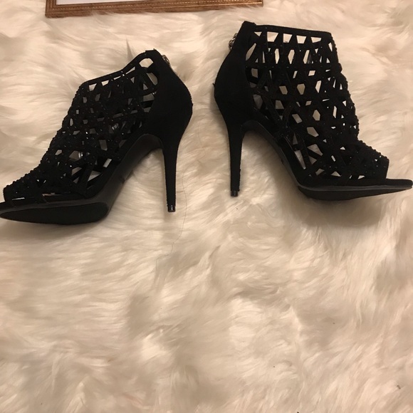 🔥Bakers ✨Black Sparkly studded cut out booties✨🔥 - Picture 2 of 8